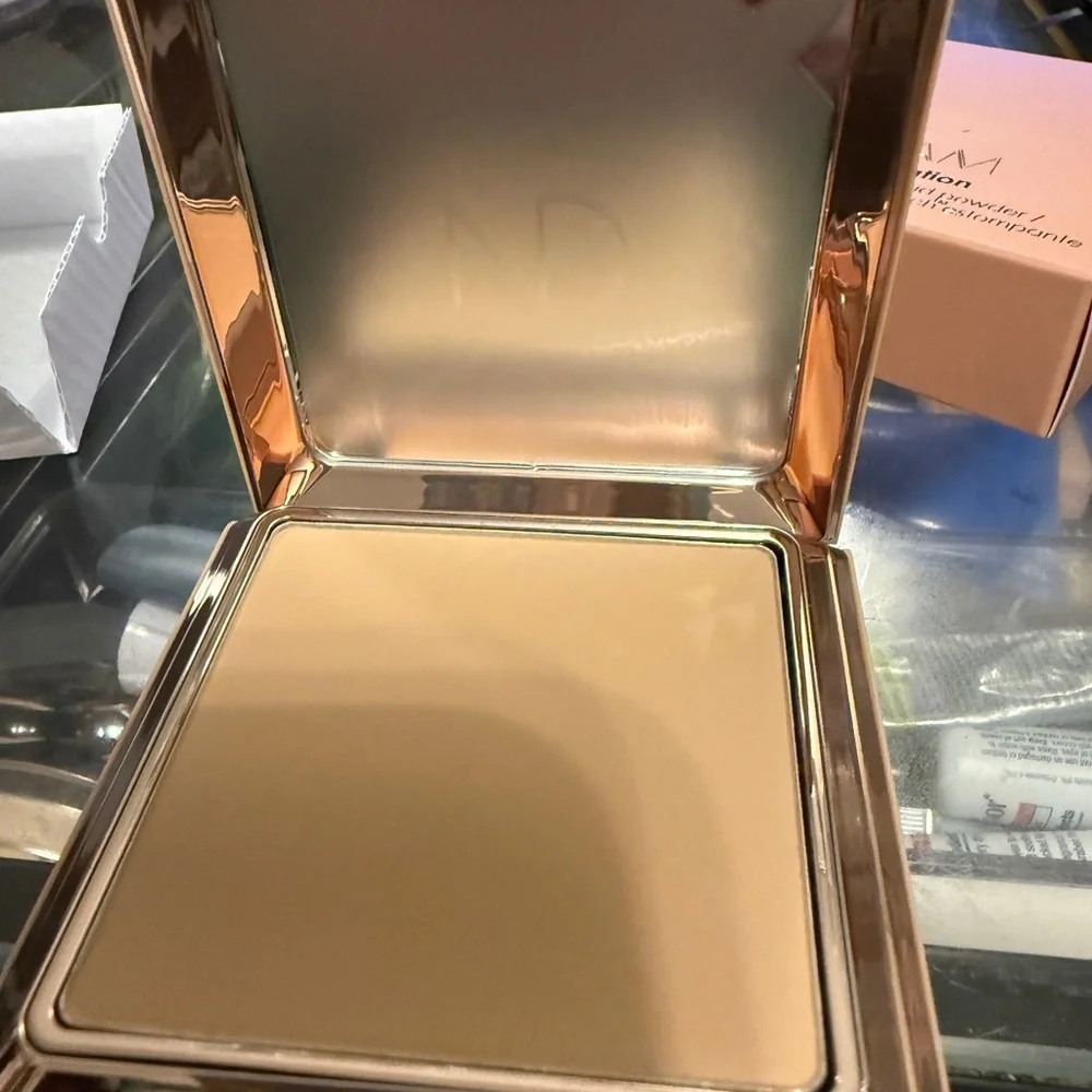 Natasha Denona HY-GLAM Powder Foundation - Tan - Picture 5 of 5